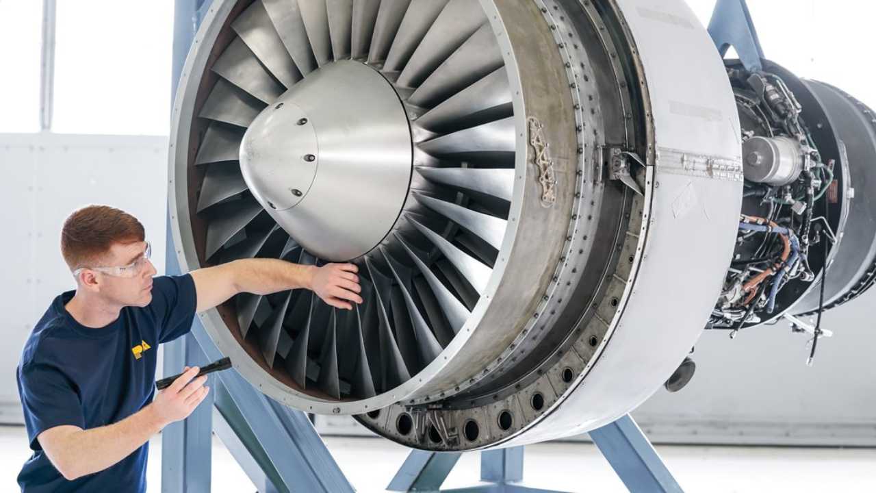 Is a Career as an Aviation Mechanic Worth It? Weighing the Pros and Cons