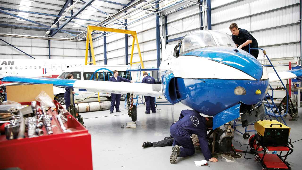 Fixjet Aviation Institute: Course Offerings and Campus Overview